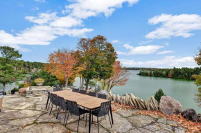 Badger's Sett - Estate on point with hot tub